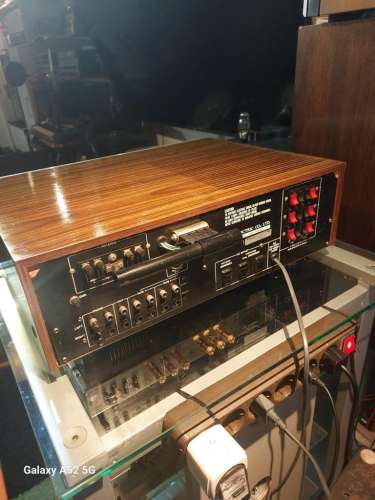 AKAI  AA-1050 der größte Receiver der Serie mit Holz Japan 1976